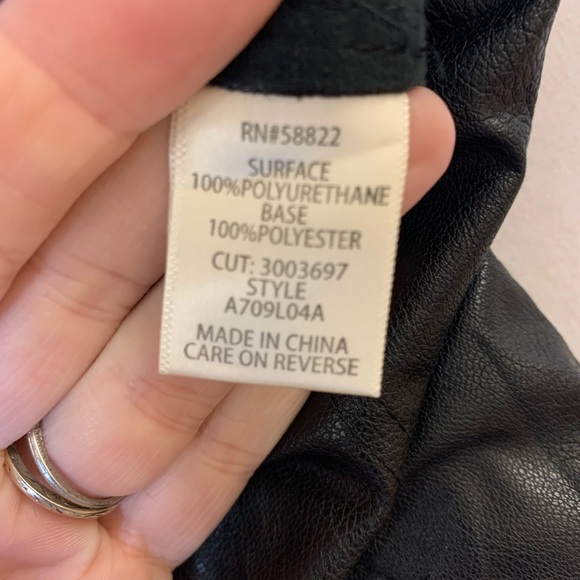 Max studio faux leather pants. Size M - Picture 6 of 9